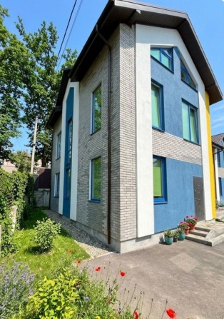 Таун 140 м² в Ірпен Центр  і з чистовим оздобленням, котлом та теплою підлогою - фото 1