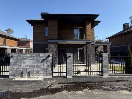 Київ( Чайки) Будинок у закритому містечку з виходом у ліс 185м2 , газ Київ