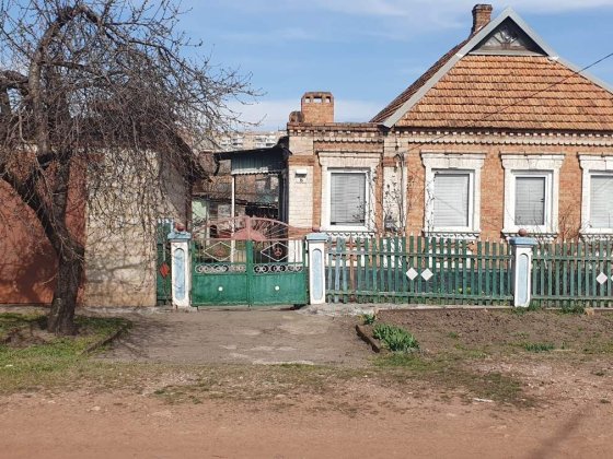 Продається будинок від власника,Велика літня кухня +гараж.Сан.вузол в домі В Централь міському район Кривий Ріг