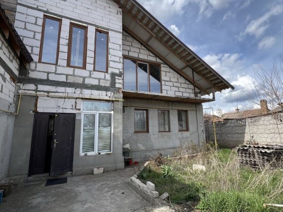 Продаж двоповерхово будинку вул. Шарохіна 110 Кривий Ріг