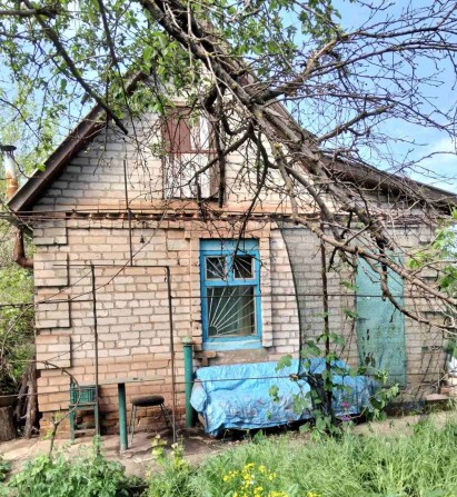 Продам дачу в центрі міста Коммунарівець - фото 1