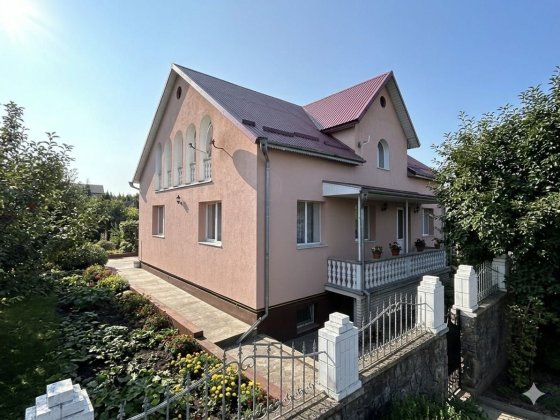 Будинок поруч з парком, заходь і живи! Хмельницкий