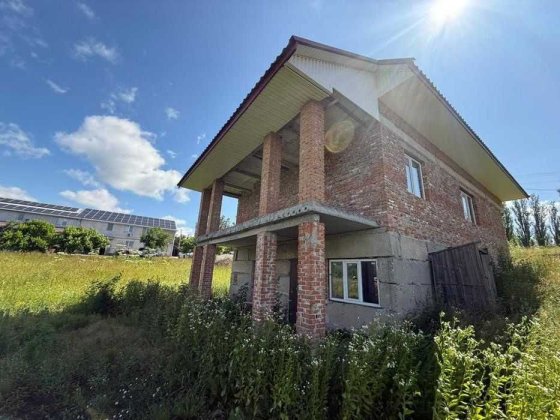 40440 ЦЕГЛЯНА КОРОБКА З ГАРАЖЕМ І 8 СОТКАМИ, 2-поверховий будинок під ремонт на Південному-Заході Хмельницкий
