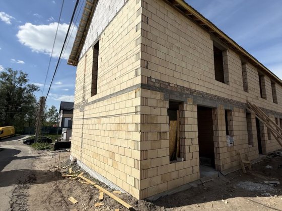 Таун з газом! Центральна частина міста! Без комісії! Ірпінь