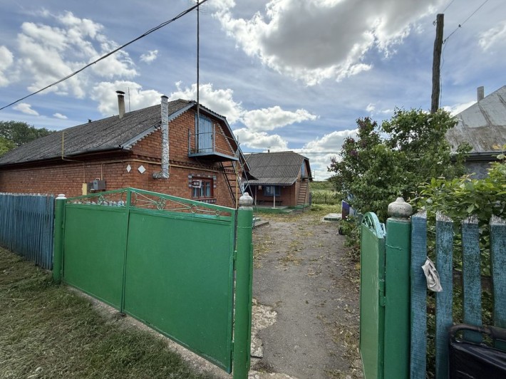 Продаж будинку з літньою кухньою - фото 1