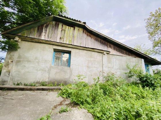 Продаж будинку з виходом до річки Хмельницкий