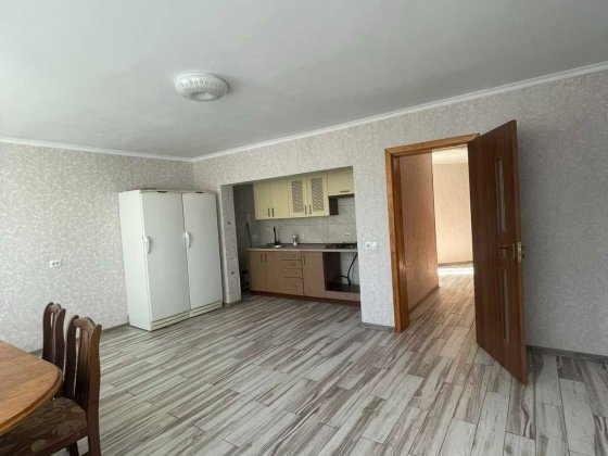 Добротний цегляний будинок  в 10хв до центру.