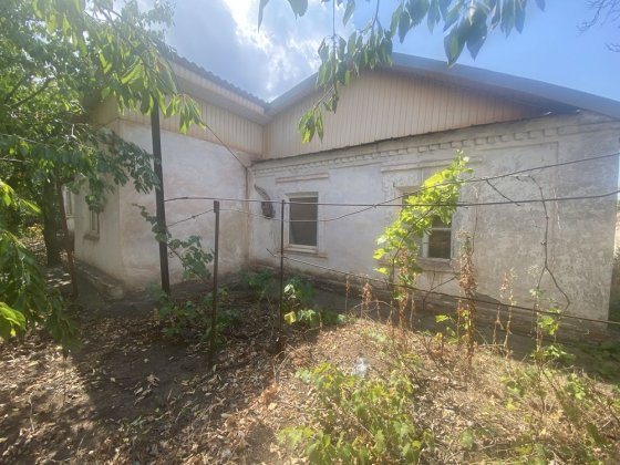Продам  будинок з великою ділянкою по вул.Вершиніна Кривий Ріг