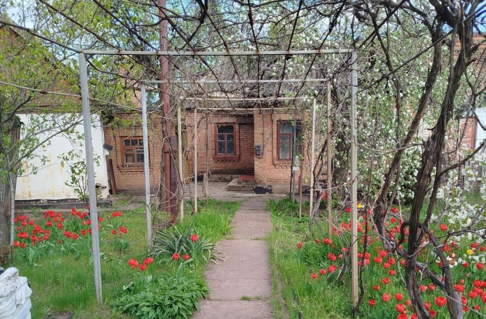Продам 1/2 домоволодіння у Центрально-Міському районі - фото 1