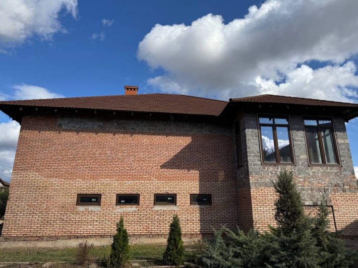 Продаж будинку на Інтернаті, 250 м, введений в експлуатацію. 10соток перший поверх жилий з санвузлом - фото 1