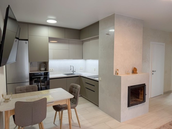 Сучасний будинок з ремонтом 70 м² Масив Макарова - фото 1