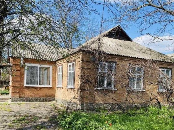 У продажу будинок на чотири кімнати Полтава