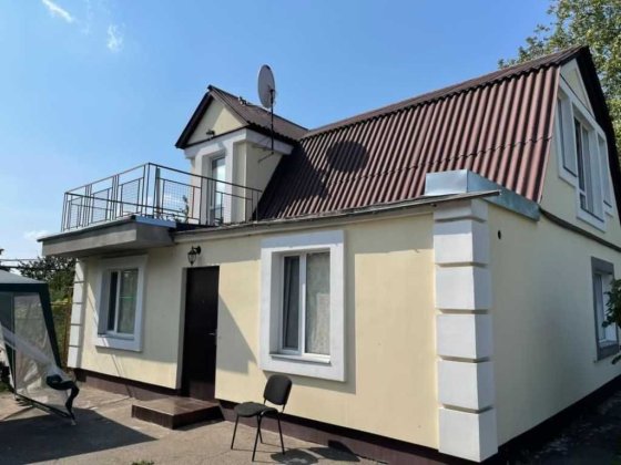 Продаж двох будинків - за ціною одного. 10 соток. Червоний шлях №10943