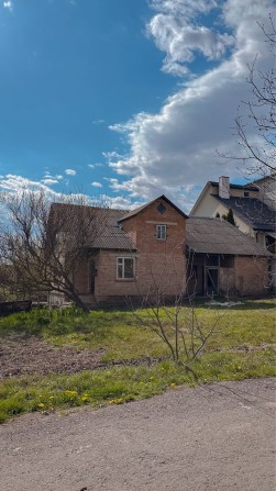 Продаж будинку з великою кутовою ділянкою з можливістю поділу земельної ділянки, район Тинного, вул. - фото 1