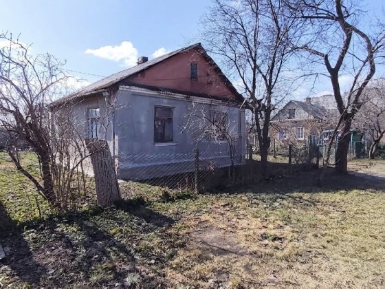 Продам будинок в м. Рівне. Рівна земельна ділянка. Ровно