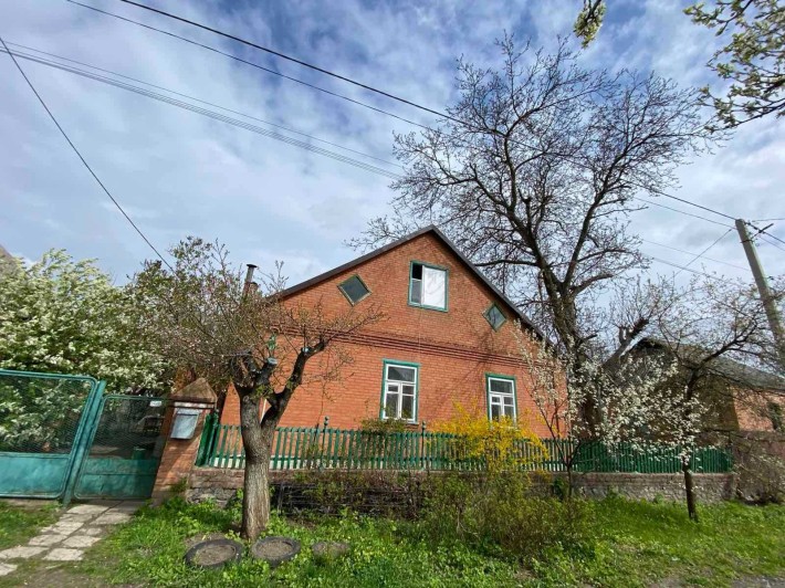 Продам просторий цегляний будинок на 5 кімнат - фото 1
