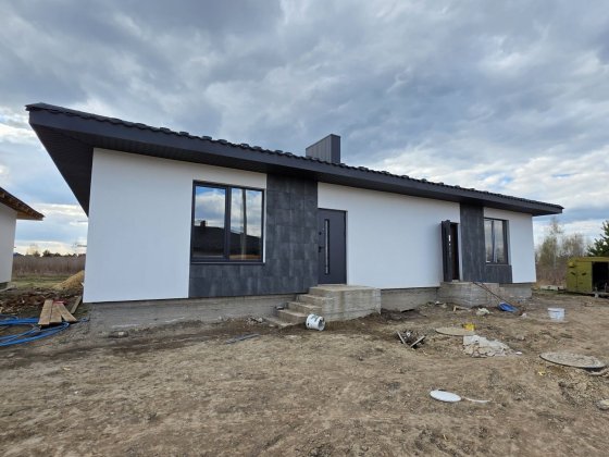 Продаж будинку з ділянкою Ровно