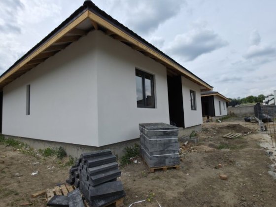 Будинок з комунікаціями Рівне