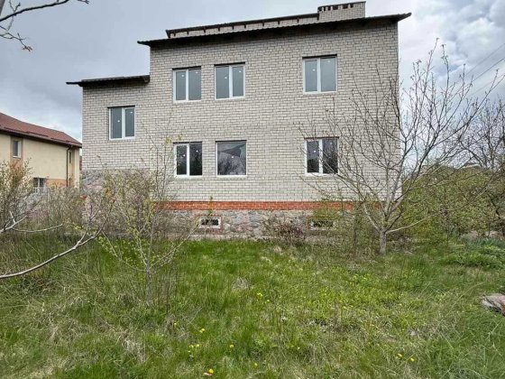 Будинок у Ближніх Яківцях біля Дендропарку | 3 рівні | 9 соток Полтава