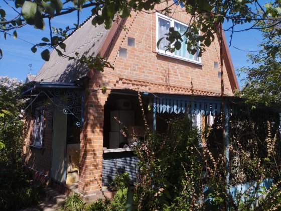Продам двоповерхову цегляну дачу, свердловина, світло, сад, автонавіс, поруч річка Полтава