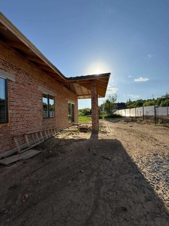 Продаж будинку ТЕРМІНОВО поруч з озером - фото 1