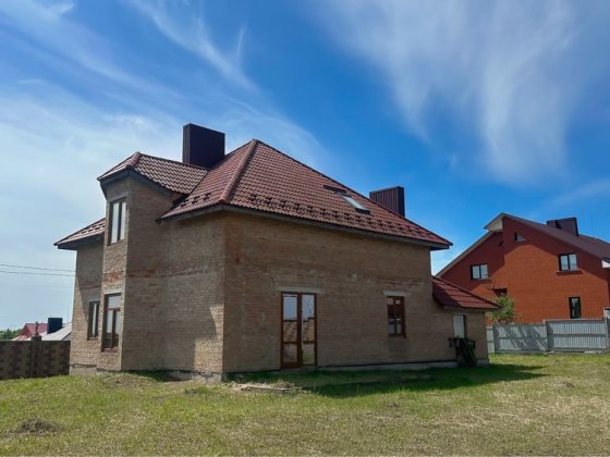 Будинок з великою земельною ділянкою за Зоопарком Рівне