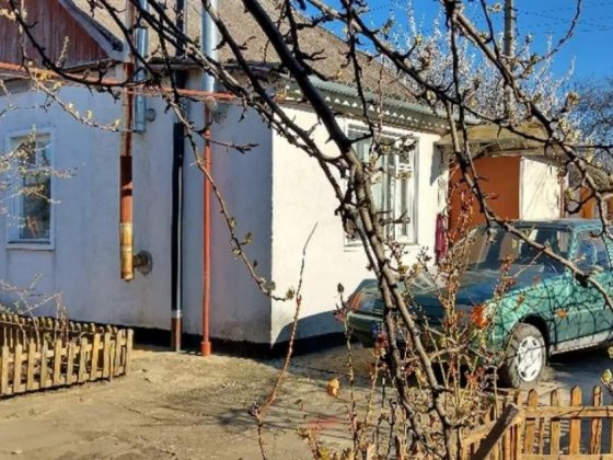 Будинок на рівній місцевості, вулиця Довженко Полтава