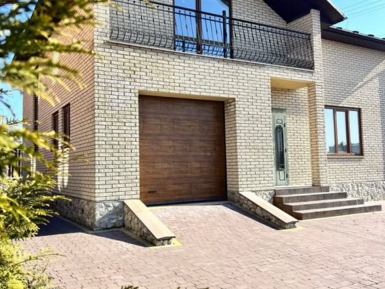 Продається окремий будинок в Кутківцях