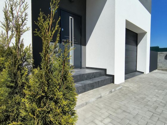 Продам сучасний таунхаус у місті Рівне зі всіма комунікаціями Рівне