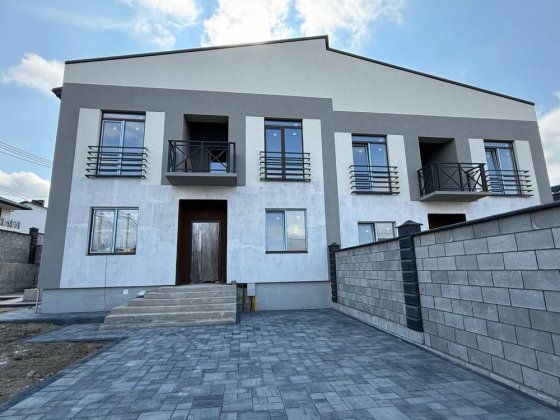 Продаж котеджів з міськими комунікаціями Ровно