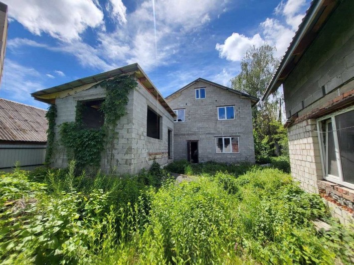 Продається Будинок на 2 сім'ї + гостьовий дом. Приватизована земля. Поруч парк Івана Франка та центр - фото 1