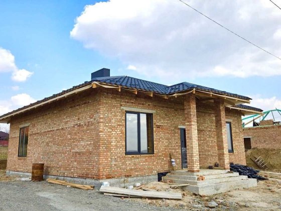Продам будинок з ділянкою  6 сотих єОселя Ровно