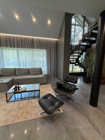 Продаж Розкішного Будинку біля соснового лісу - фото 1