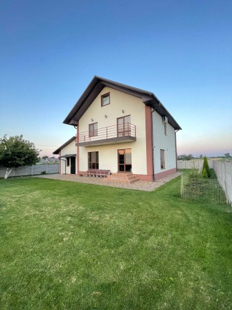 Будинок 141м² з ремонтом + 10 сот | Омеляна (центр) | 10 хв до міста - фото 1