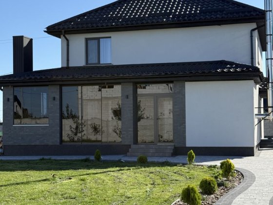 Продам будинок, масив Київський Ровно