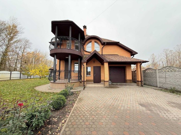 Продаж двоповерхового будинку! 7 хвилин від центру міста! - фото 1