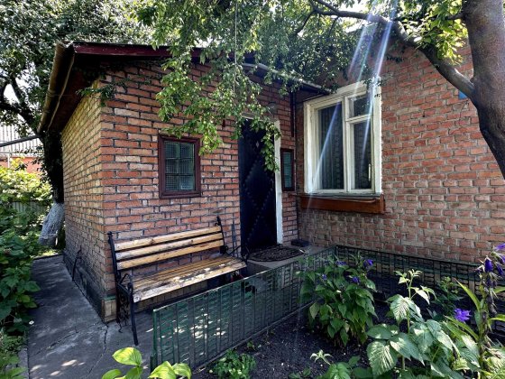 39750 ВИГІДНА ПРОПОЗИЦІЯ! Пропонується до продажу доглянута частина будинку площею 54 м² по вул. Про Хмельницкий