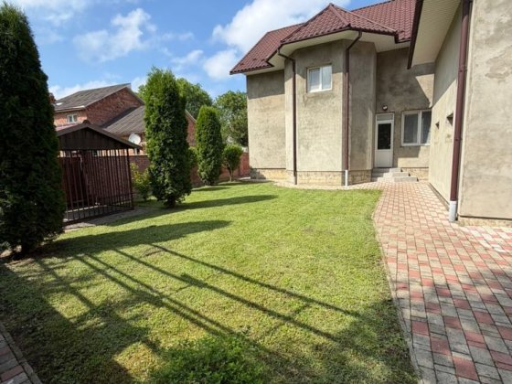 Продається від власника двоповерховий будинок площею 141,6 м² Чернівці