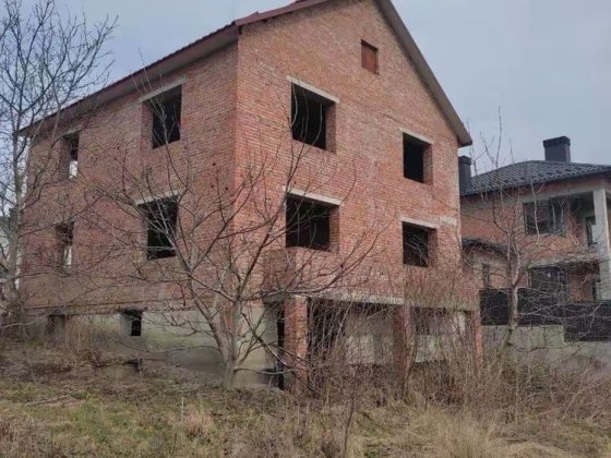 Продаж коробки район Дубово біля ставка перша лінія Хмельницький