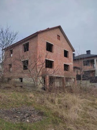Продаж коробки район Дубово біля ставка перша лінія - фото 1