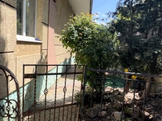 Будинок з цегли та Будинок з бруса на одній ділянці, басейн, баня.