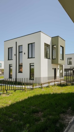 Продаж котеджного будинку у КМ "Barcelona" 110м² - фото 1
