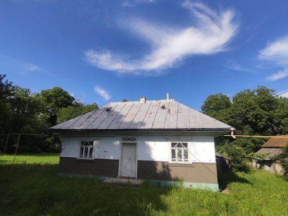 Продається господарства в центрі с.Бурдюг Дністровського району Чернівці