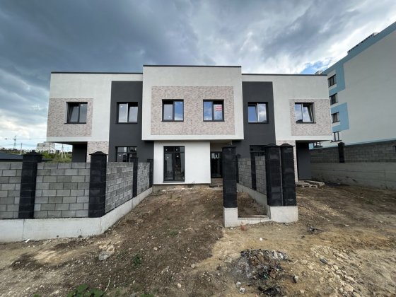 Таунхаус на Льонокомбінаті/ 4кімнатний / центральні комунікації / газ / зручний доїзд Ровно