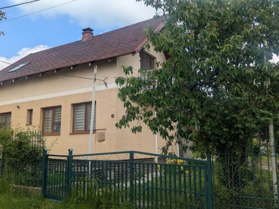 Продаж будинку в районі готеля Брістоль