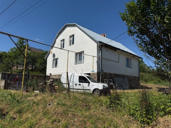 Новий будинок по вул. Неполоківській. Чернівці