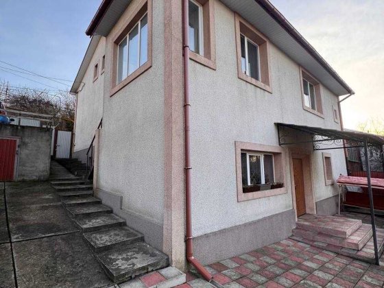 Продається будинок у центрі Чернівців район вул. Арона Пумнула Чернівці