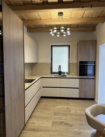 Продається сучасний будинок з дизайнерським ремонтом біля лісу - фото 1
