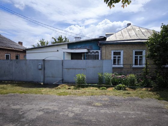 Продам частину будинку і земельну ділянку правильно ї форми Черкассы