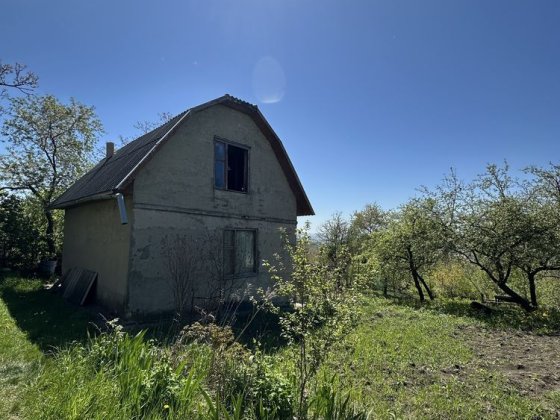 Продається дачний будинок на Цецино Чернівці